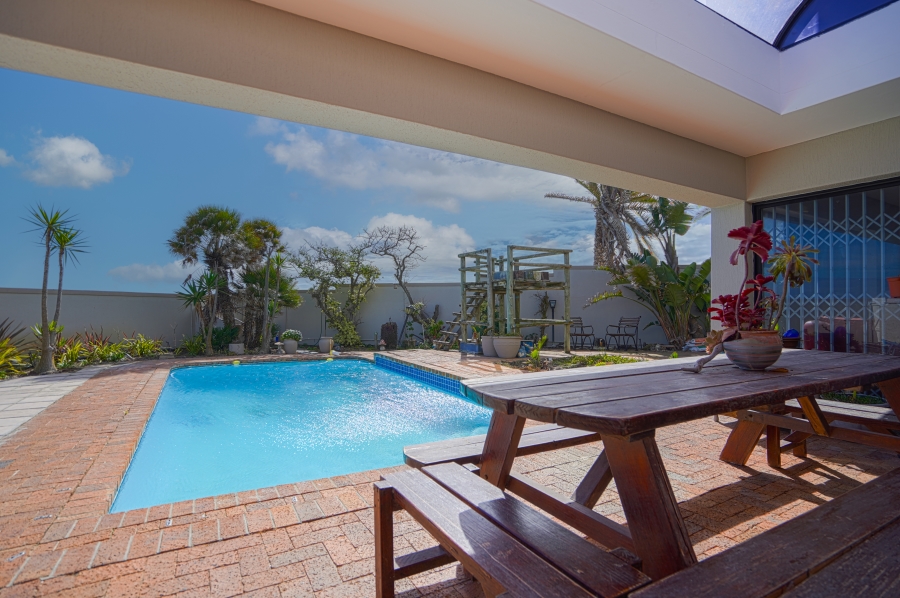 4 Bedroom Property for Sale in Van Riebeeckstrand Western Cape